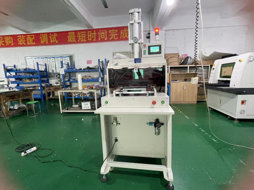 Réponse rapide aux plaintes des clients pour la machine de perforation de PCB à cadre en fonte