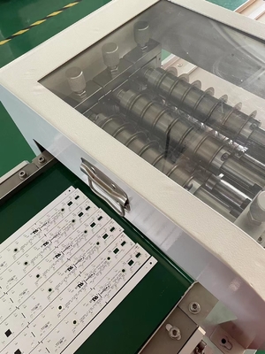 Machine de dépannage de PCB avec des lames d'acier à grande vitesse et une ligne de convoyeur