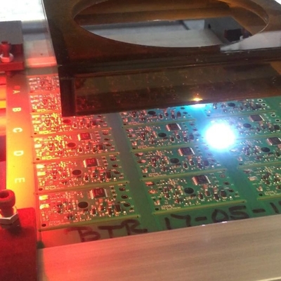 Séparateur de dépannage de PCB au laser hors ligne 0,02 Précision 335 mm