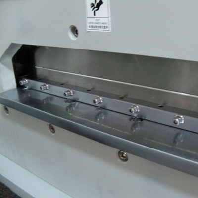 Machine de découpe en V de PCB de 450 mm PCBA, FR4, barre de longueur LED, panneau d' aluminium