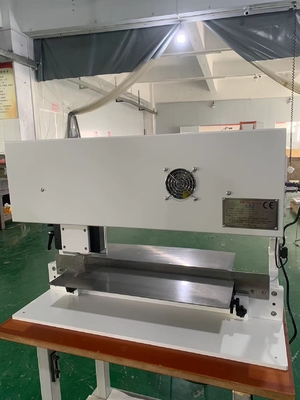 Machine de séparation de PCB de précision structurelle de type automatique motorisé avec contrôle par programme LCD