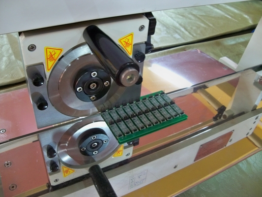 CWV-1M Machine de dépannage de PCB avec lame linéaire réglable et lame circulaire