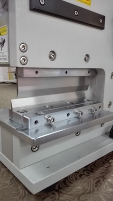 Machine de découpe de PCB à lame linéaire V avec cadre en fer solide pour composants de 50 mm de haut