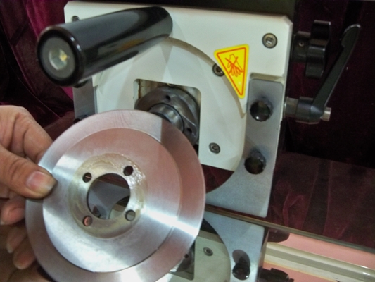 Machine de séparation de PCB personnalisable pour différentes exigences d'assemblage de PCB