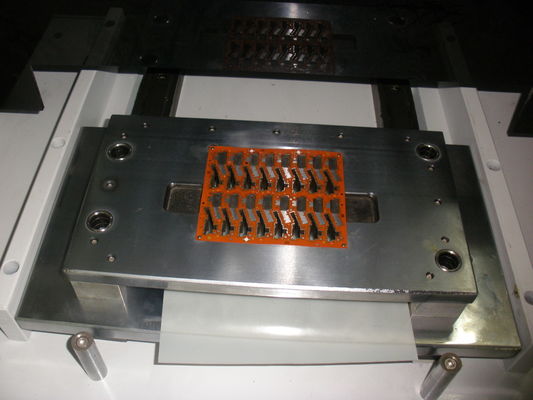 L'or SKD11 a plaqué la grande vitesse de poinçonneuse de carte PCB de matrice en métal