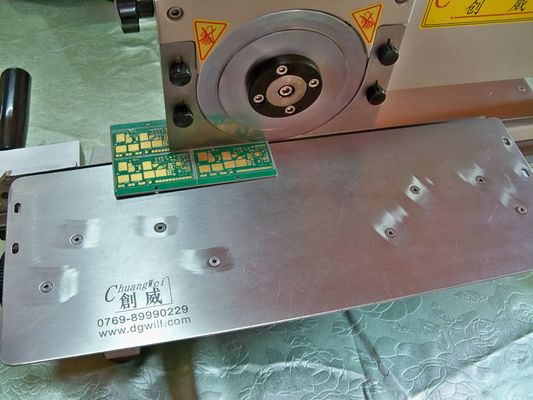 La carte PCB Depanelizer de coupe de GMC 400mm/S V électronique la machine de commande numérique par ordinateur de carte
