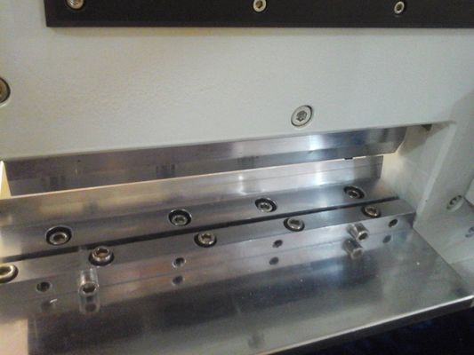 Machine de découpe de PCB V pour substrat d'aluminium 220V RUV Pneumatique