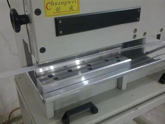 Machine de découpe de PCB V pour substrat d'aluminium 220V RUV Pneumatique