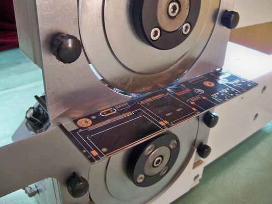 la coupe de Depanel de coupeur de carte PCB de 330mm Pré-a marqué les panneaux imprimés de cercle