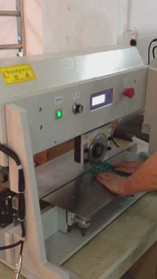 Machine de découpe de PCB métalliques motorisée à 100 mm/s