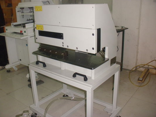 Carte PCB blanche pneumatique Depanelizer 2.5mm de coupe de l'Assemblée Fr2v épais